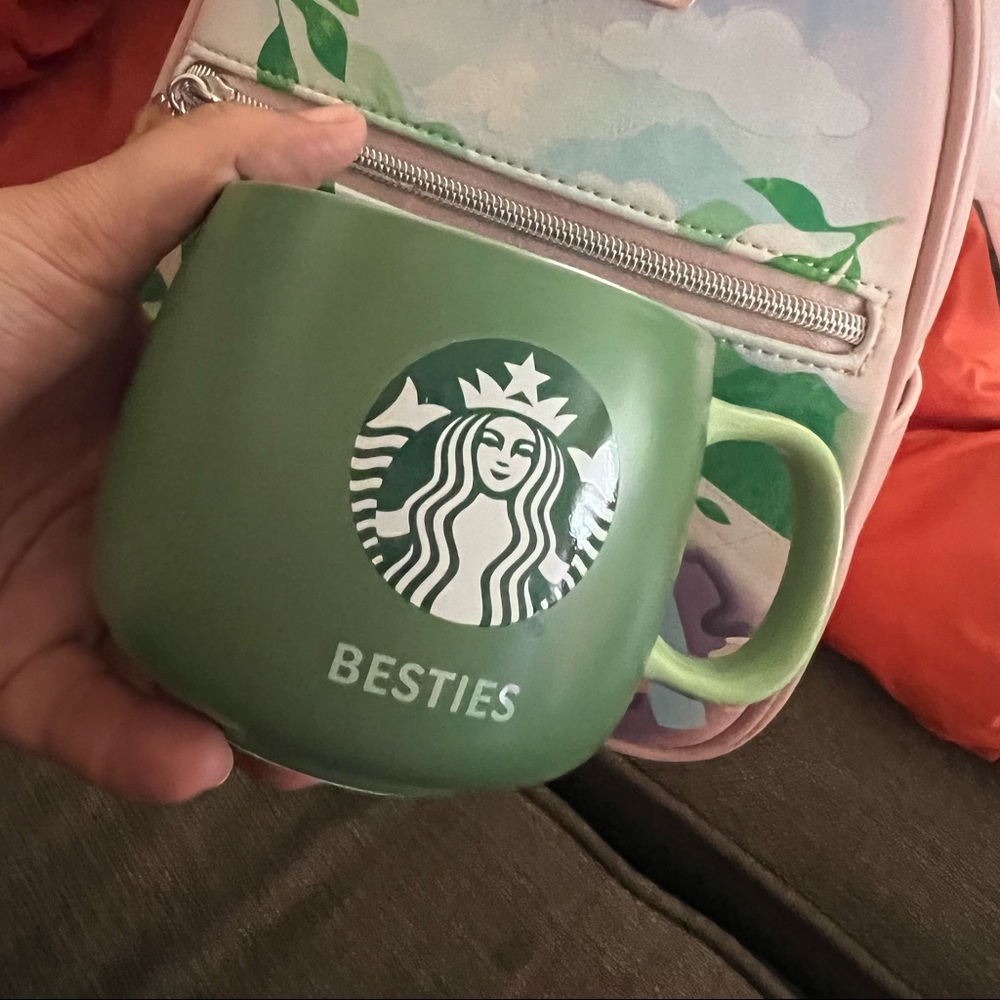 Mug for Melissa green lilly